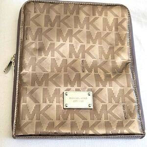 Michael Kors Tablet-IPad Case Zip Around 7"w X 8"h Great Condition